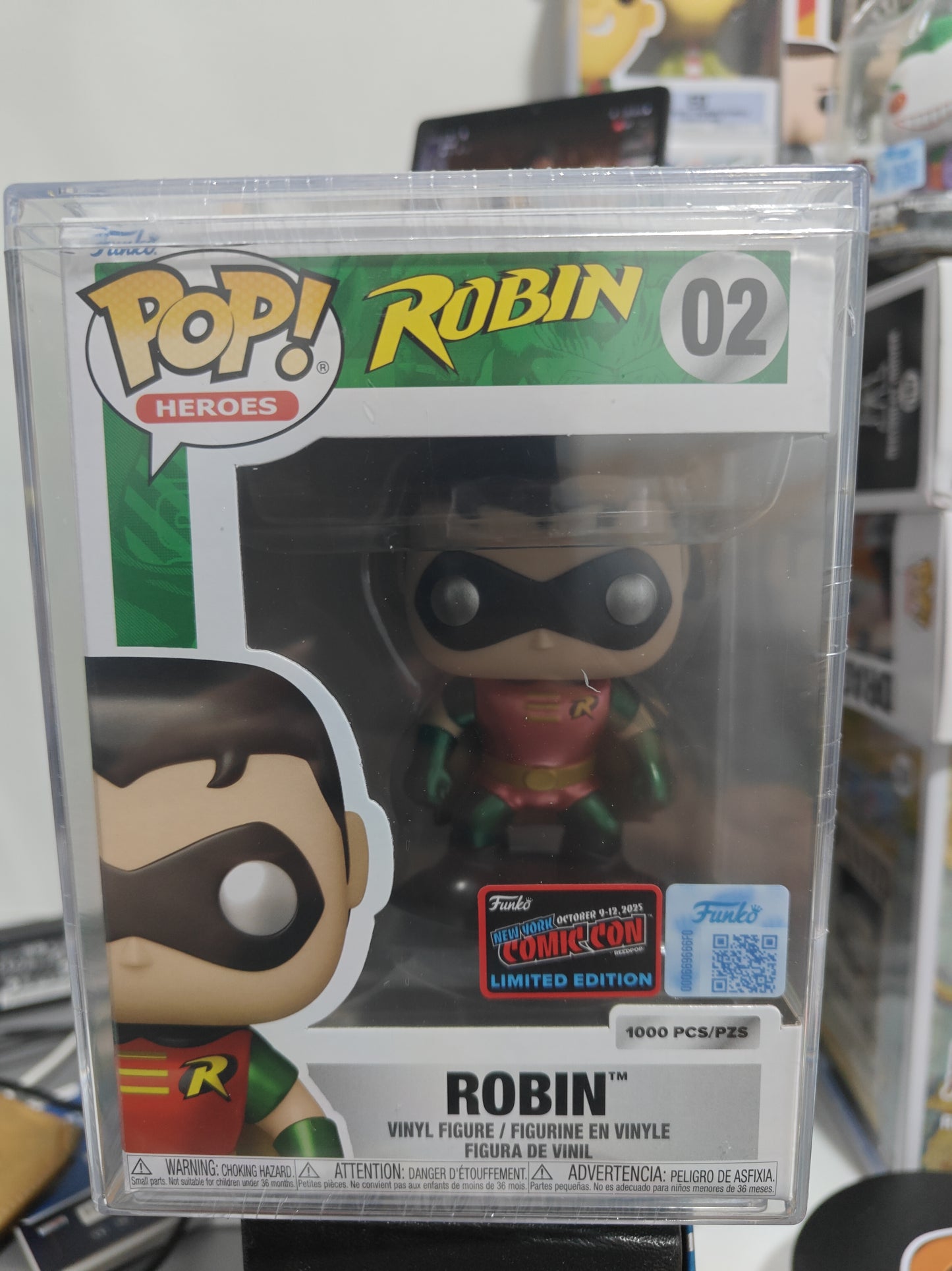 Robin 1000 PCs (Comic Con) 02
